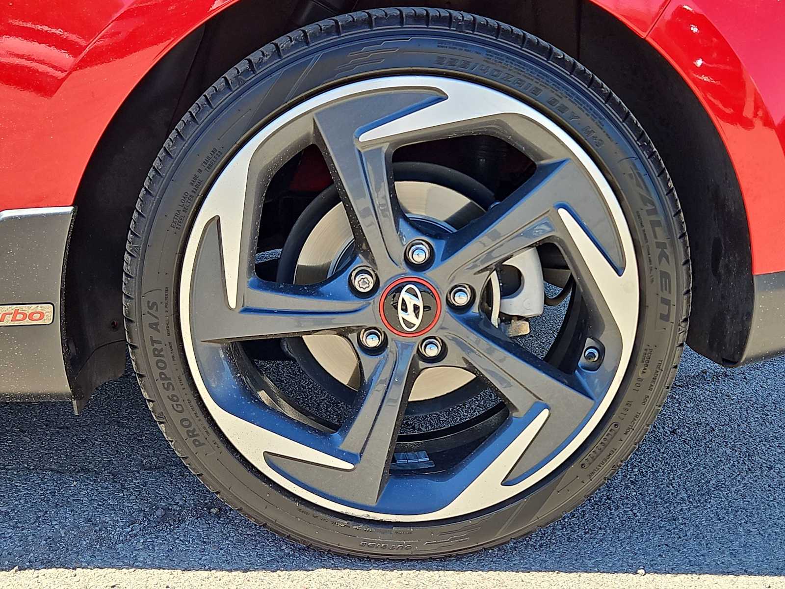 Thumbnail: 2019 Hyundai Veloster - 13