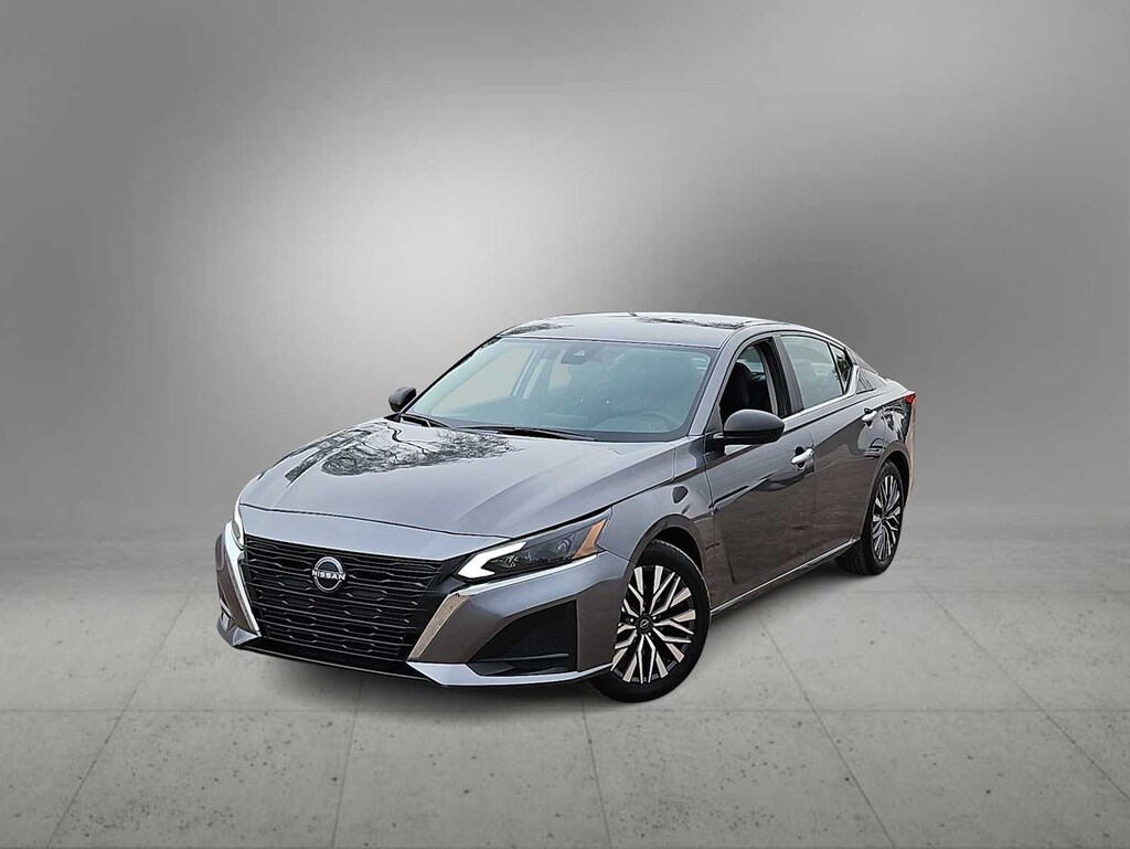 Used 2024 Nissan Altima 2.5 SV Sedan