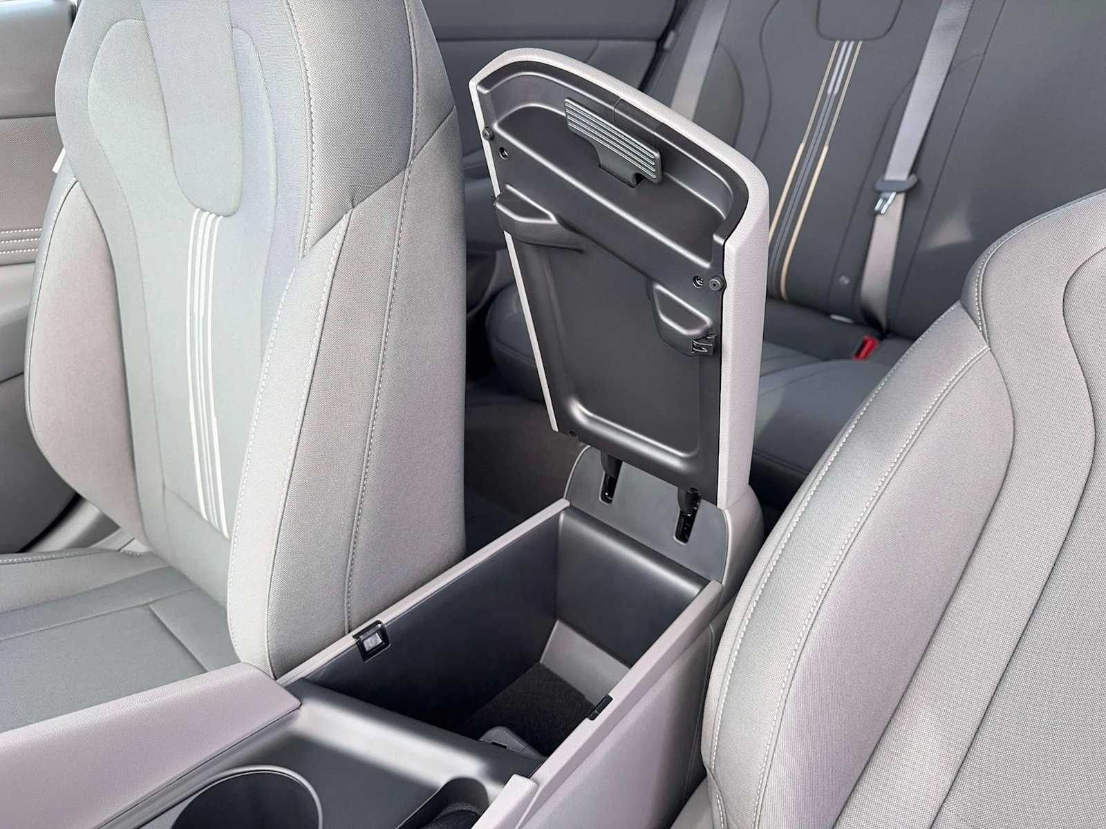 Thumbnail: 2026 Hyundai Elantra - 18