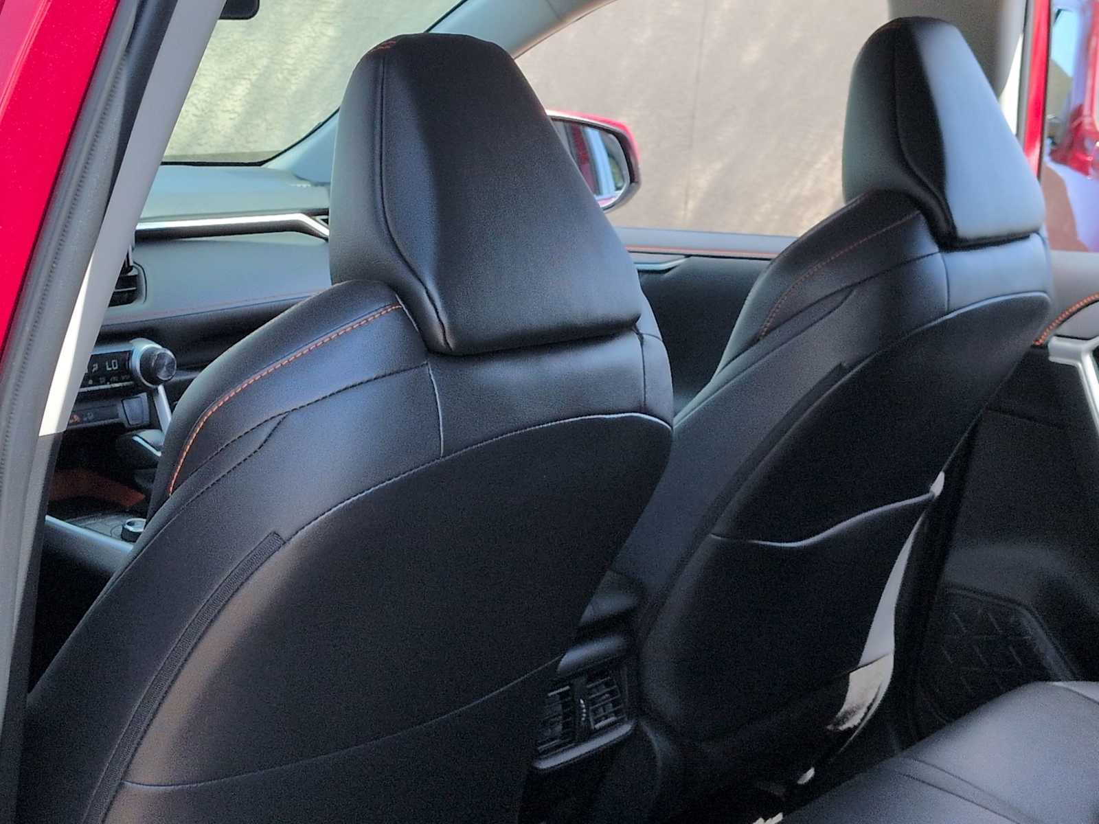 Thumbnail: 2022 Toyota RAV4 - 18