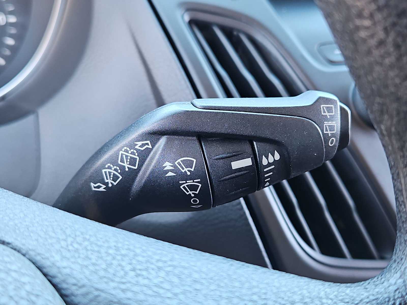 Thumbnail: 2016 Ford Focus - 25