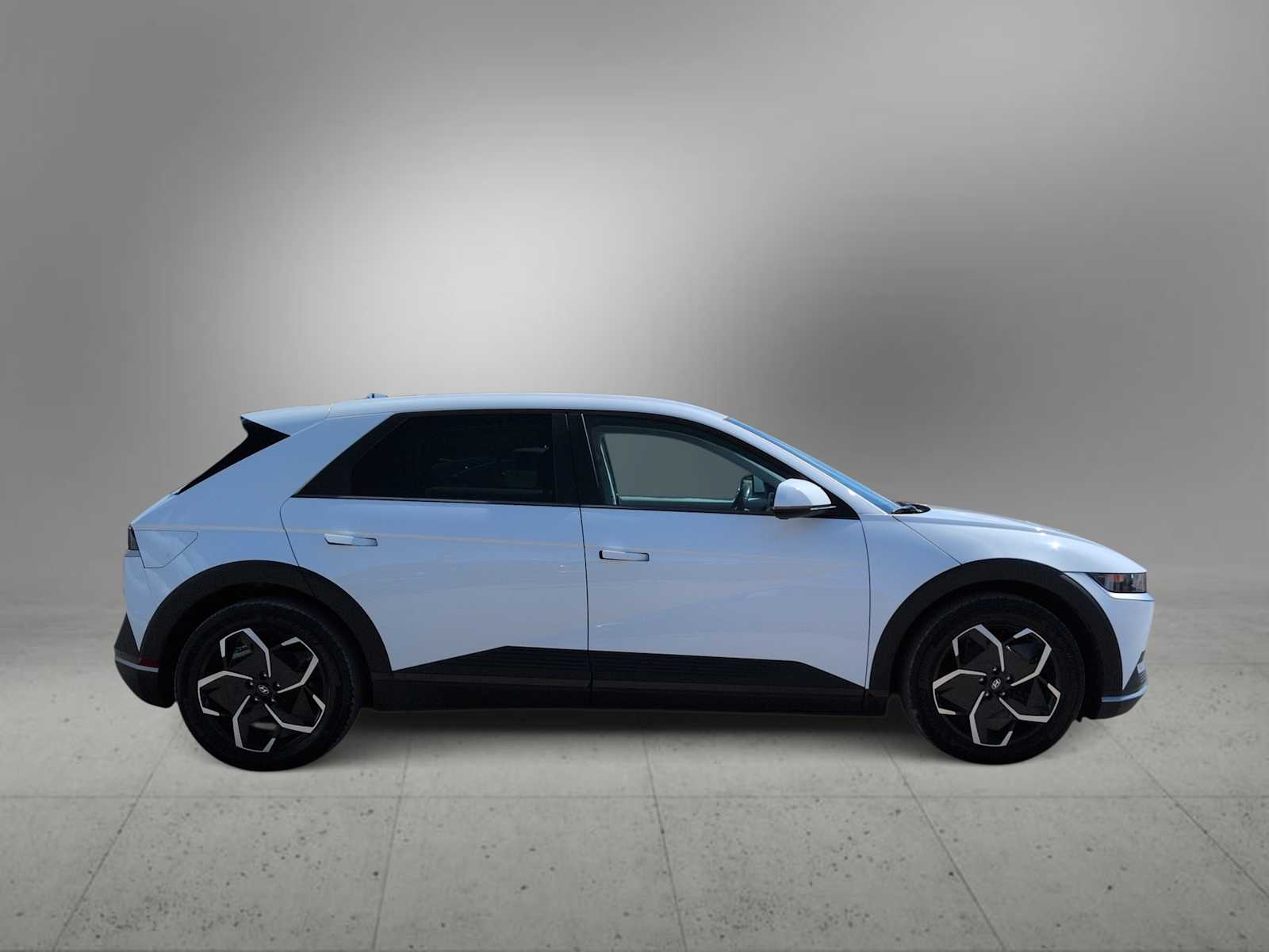 Thumbnail: 2024 Hyundai Ioniq 5 - 9