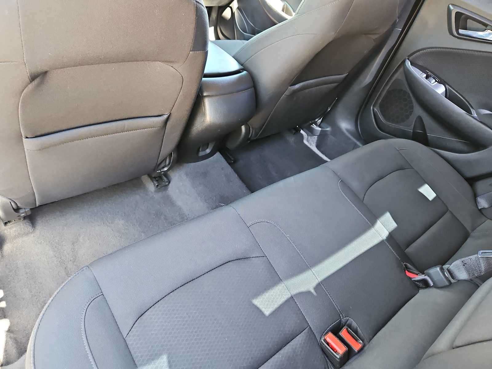 2018 Chevrolet Malibu LS 16