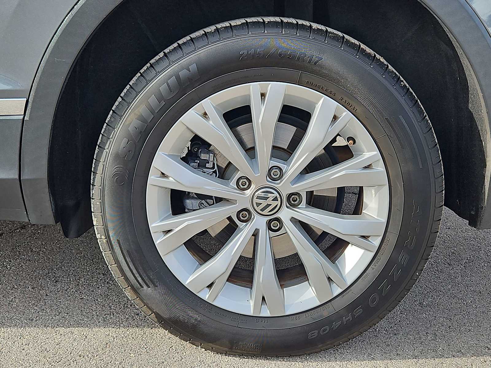 Thumbnail: 2018 Volkswagen Tiguan - 13