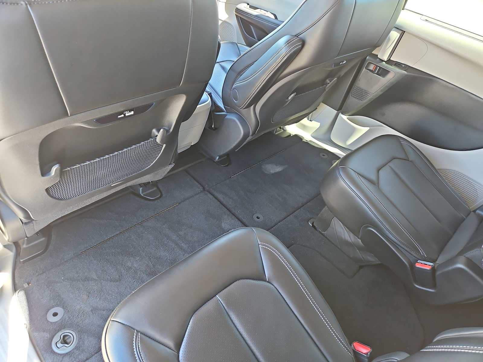 Thumbnail: 2023 Chrysler Pacifica - 19