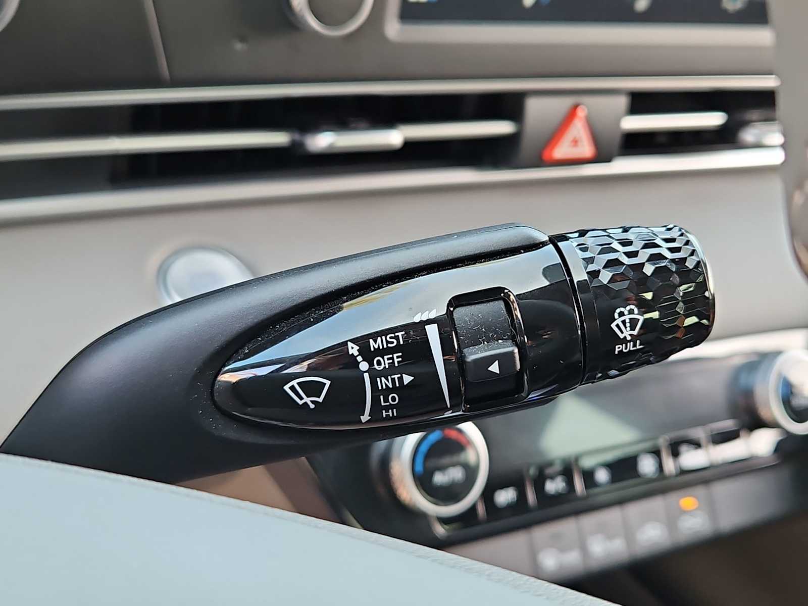 Thumbnail: 2025 Hyundai Elantra - 25