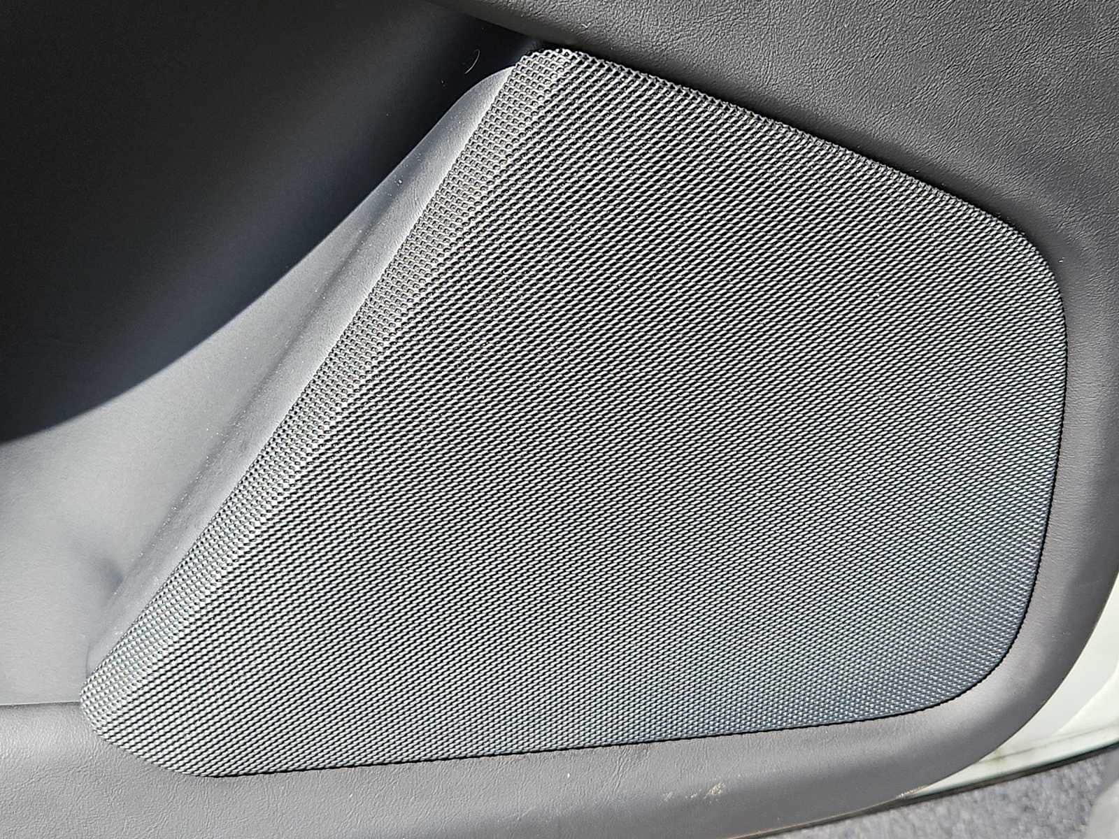 Thumbnail: 2018 Tesla Model X - 29