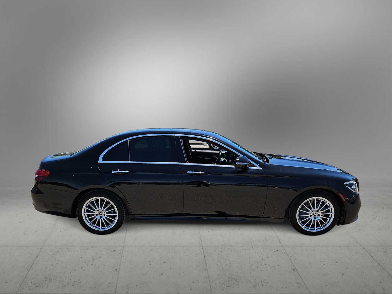 Thumbnail: 2021 Mercedes-Benz E-Class - 9