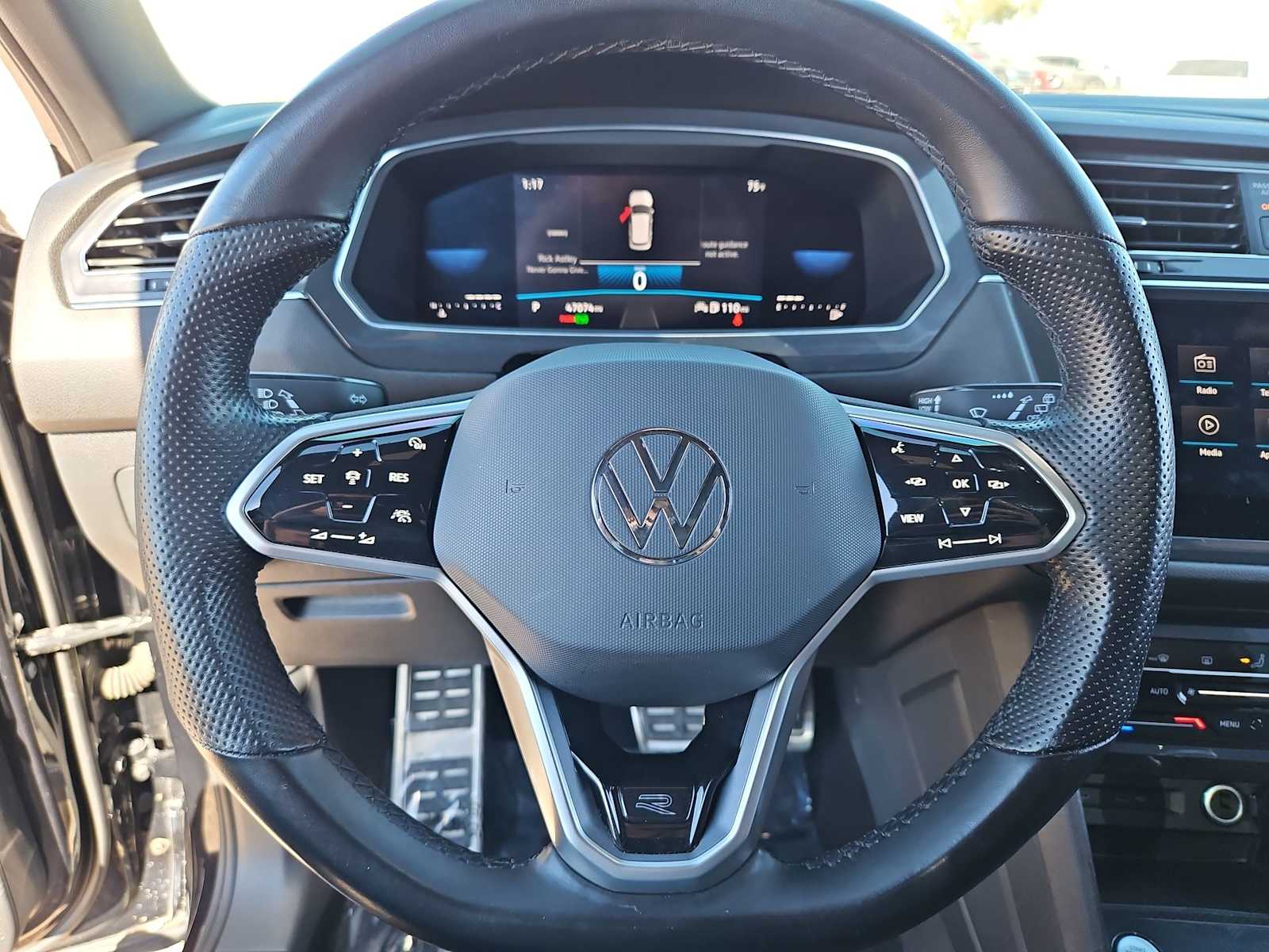 Thumbnail: 2023 Volkswagen Tiguan - 23