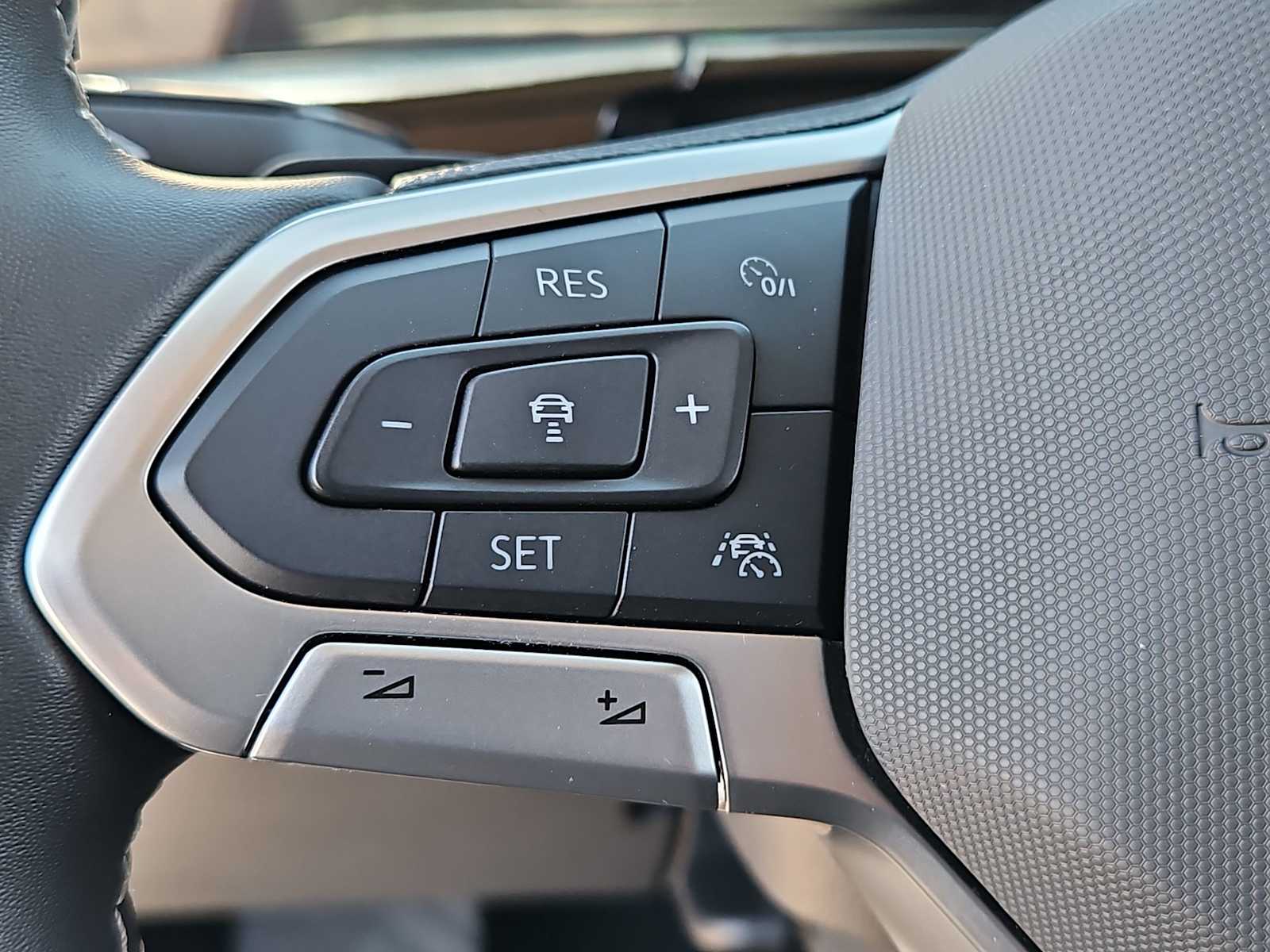 Thumbnail: 2024 Volkswagen Atlas - 23