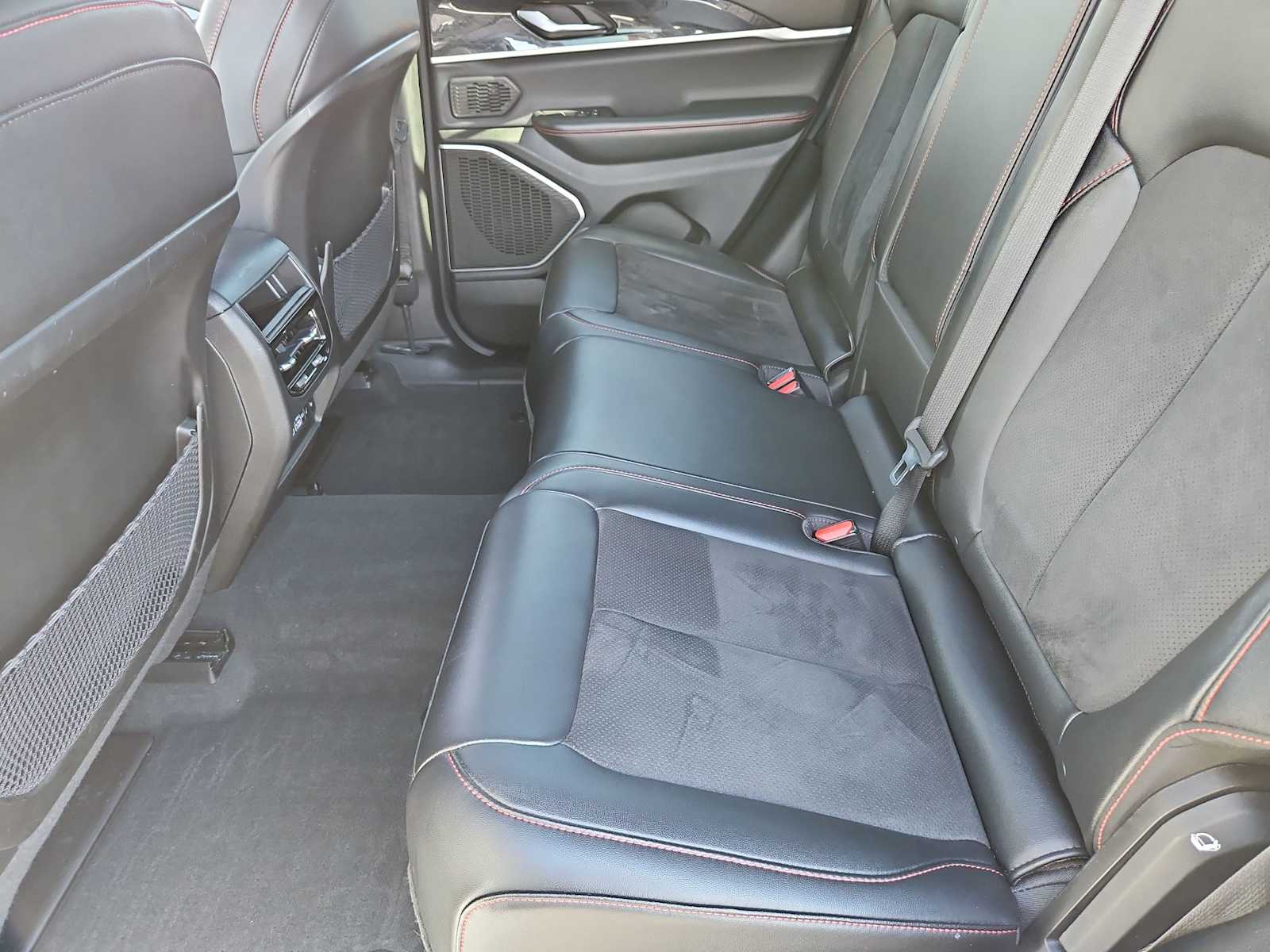 Thumbnail: 2022 Jeep Grand Cherokee - 20