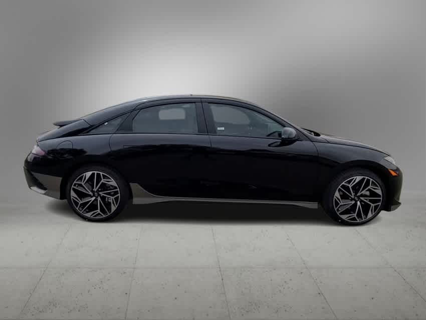 Thumbnail: 2023 Hyundai Ioniq 6 - 8