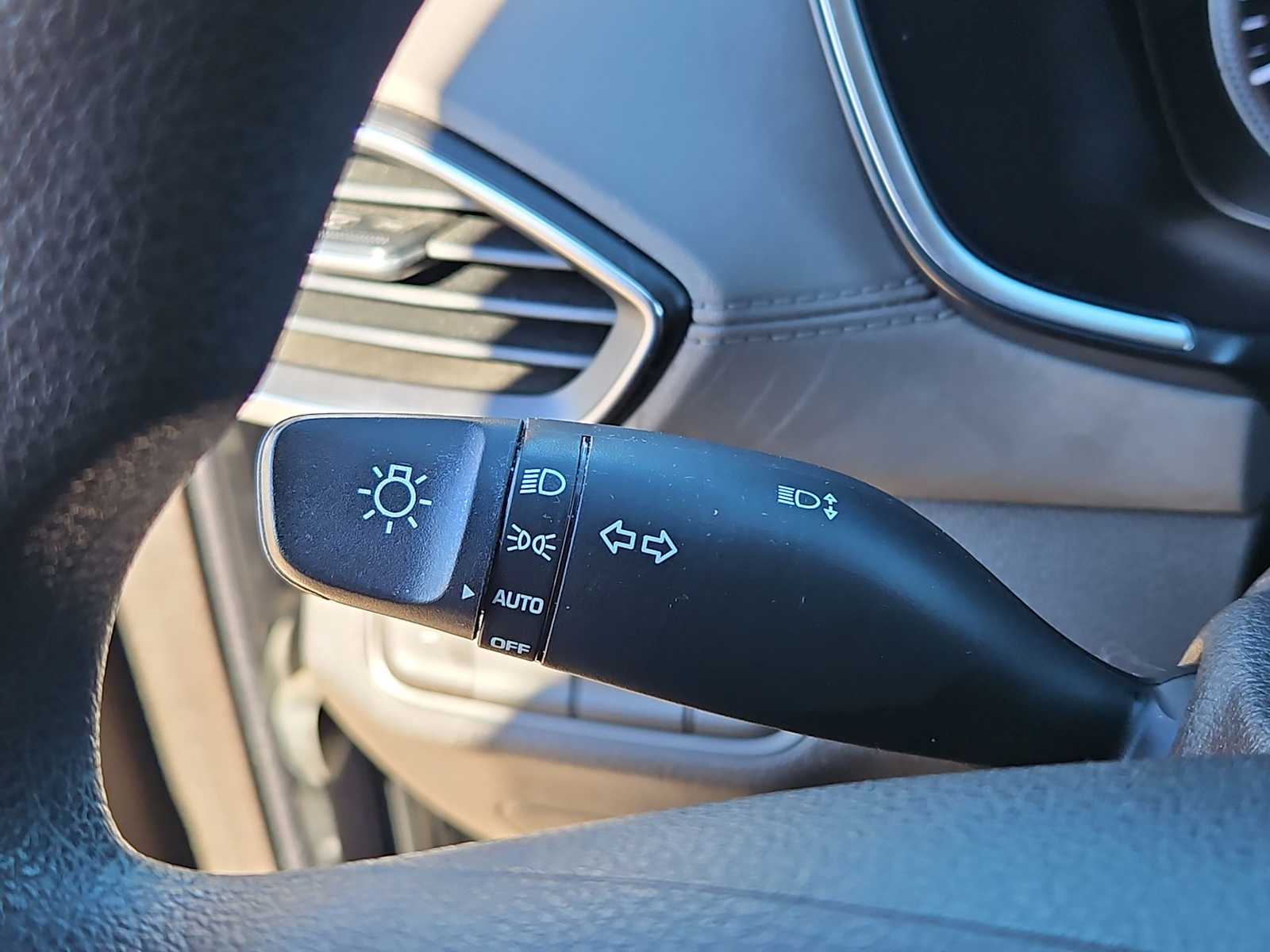 Thumbnail: 2019 Hyundai Santa Fe - 27