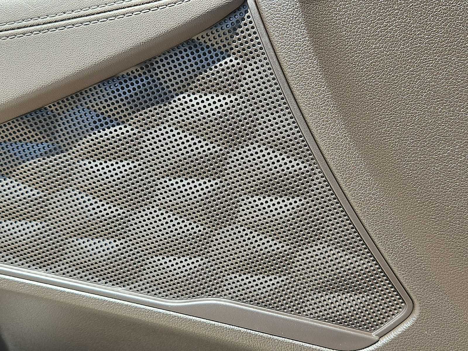 Thumbnail: 2020 Hyundai Santa Fe - 29