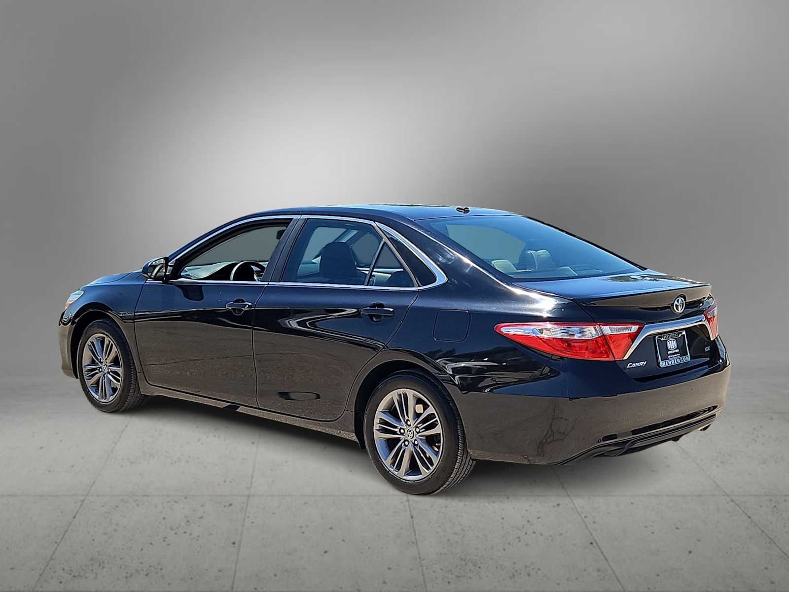 Thumbnail: 2015 Toyota Camry - 6