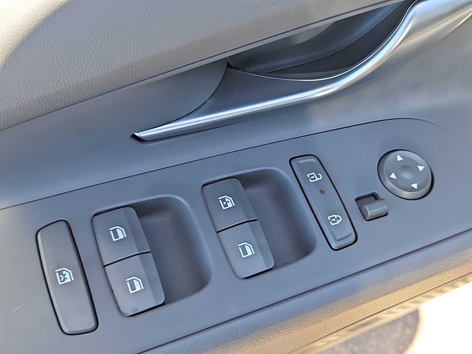 Thumbnail: 2025 Hyundai Elantra - 17