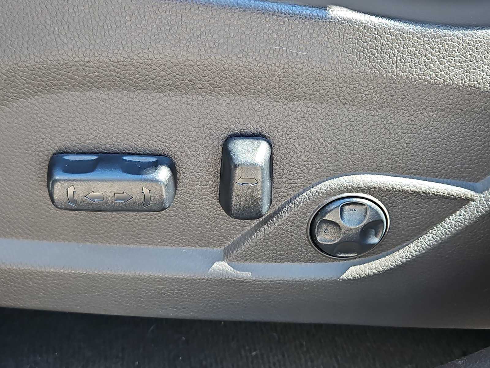 Thumbnail: 2018 Hyundai Santa Fe - 17