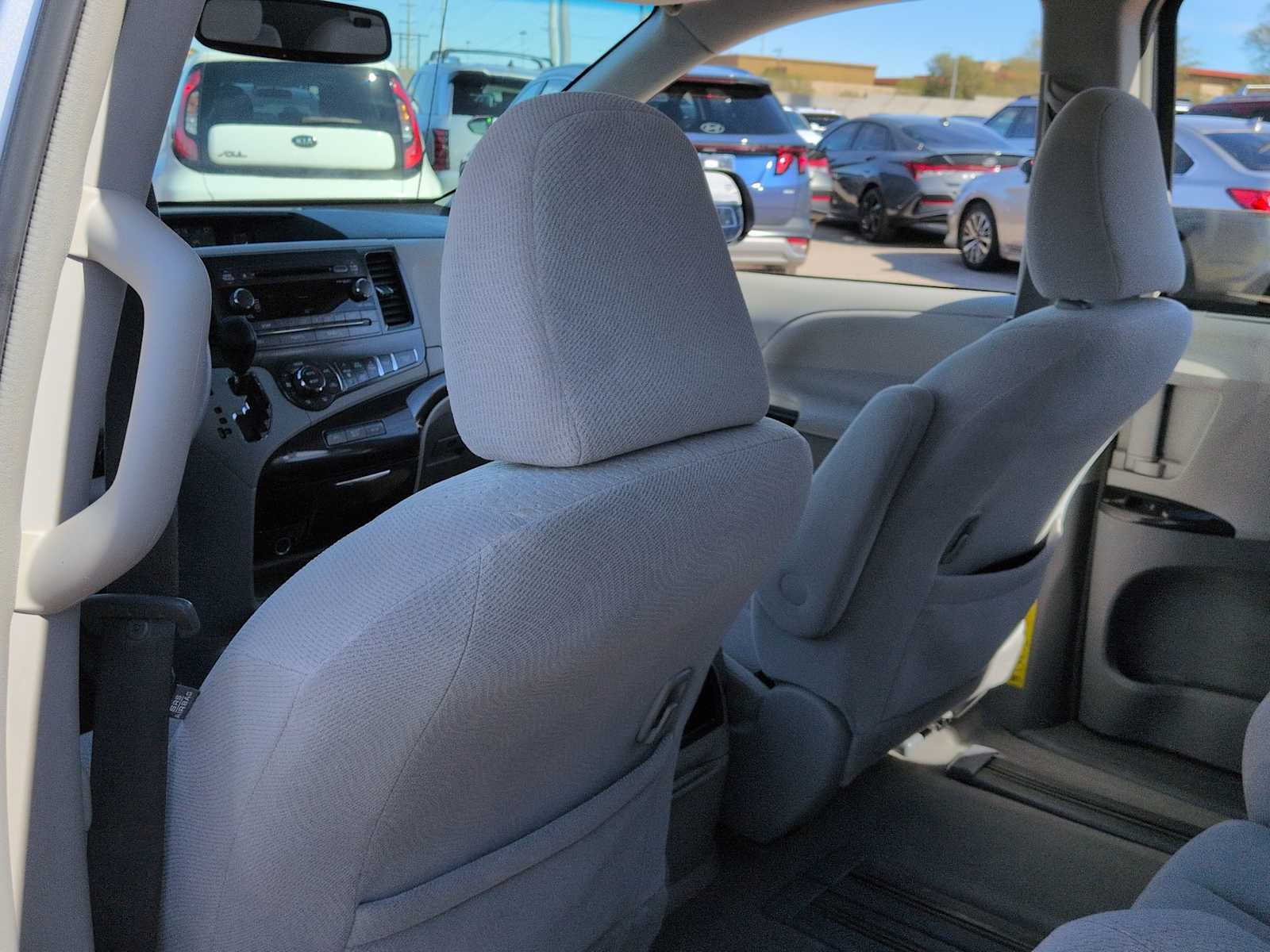 Thumbnail: 2013 Toyota Sienna - 19