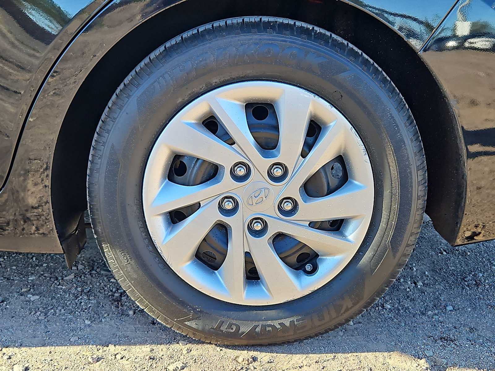 Thumbnail: 2017 Hyundai Elantra - 13