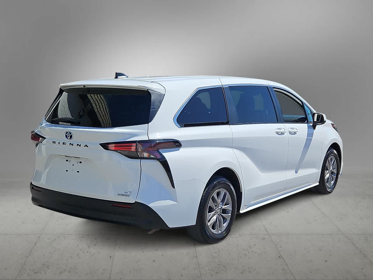 Thumbnail: 2023 Toyota Sienna - 8