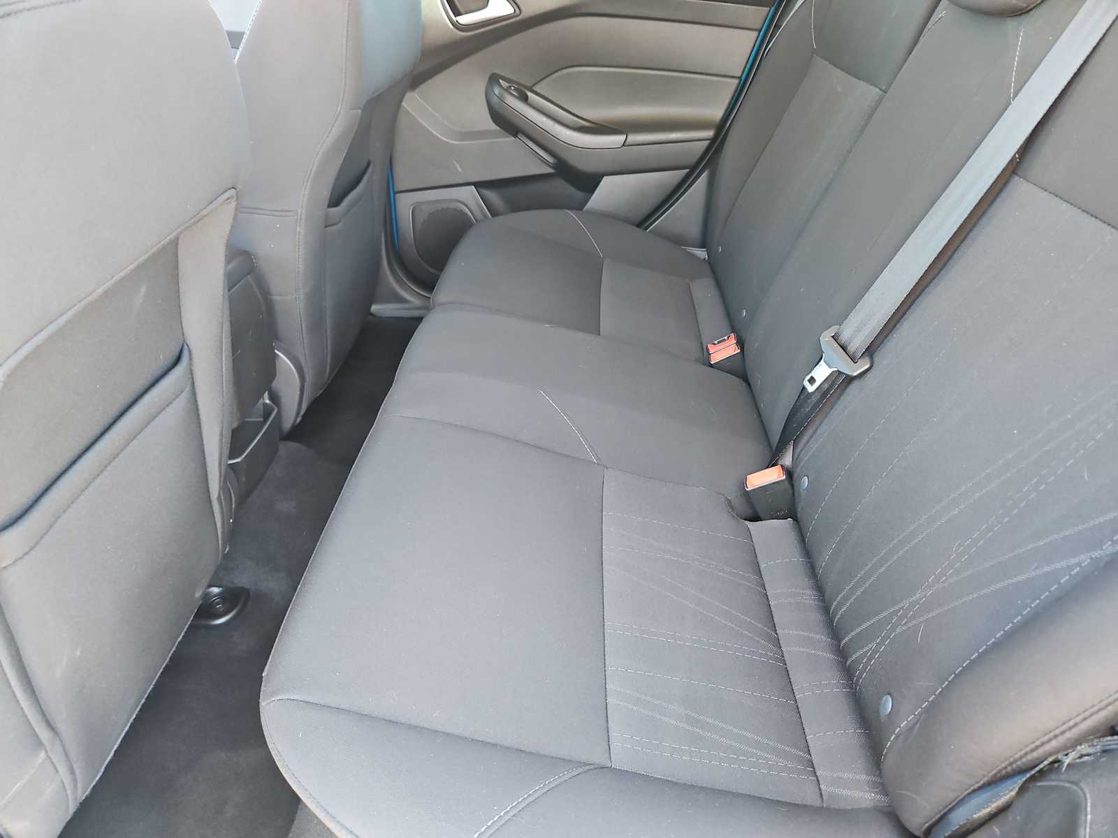 Thumbnail: 2016 Ford Focus - 19