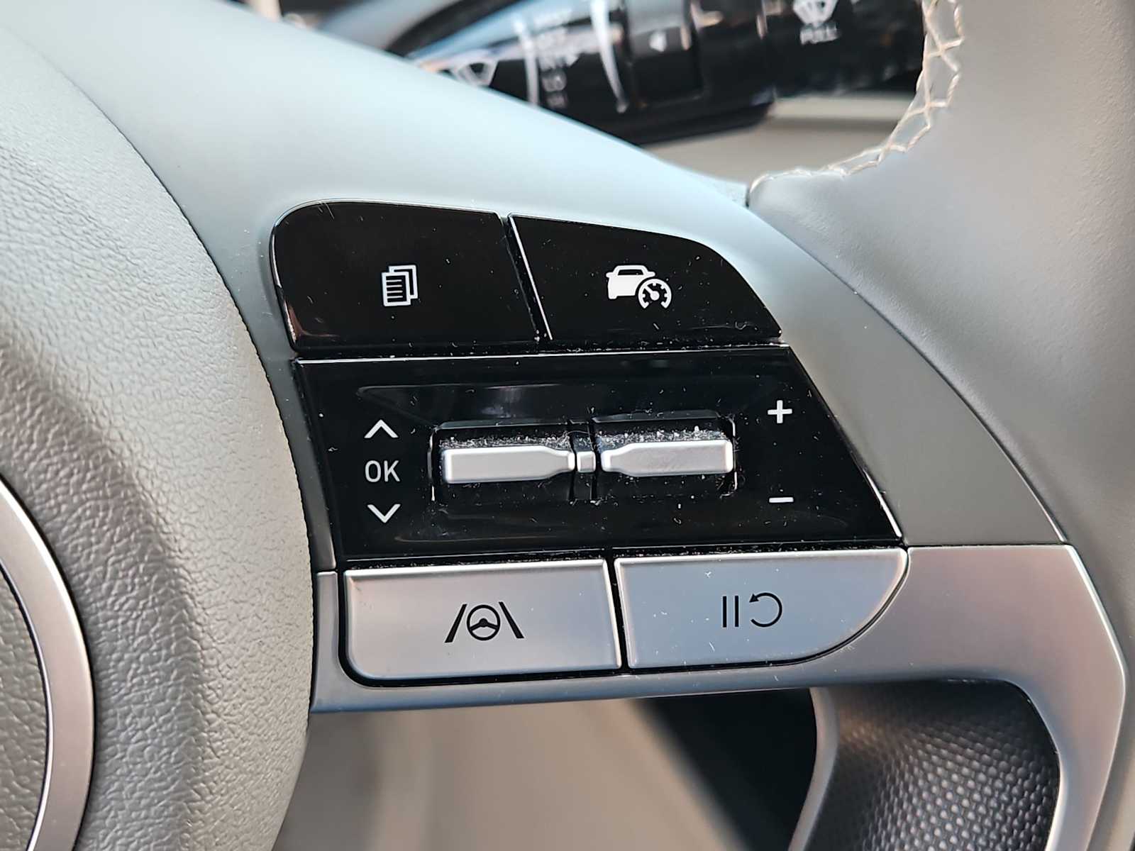 Thumbnail: 2025 Hyundai Elantra - 24