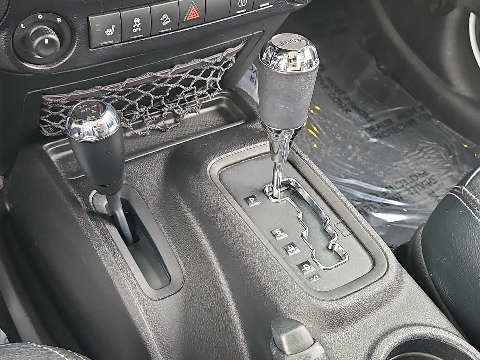 Thumbnail: 2015 Jeep Wrangler - 28