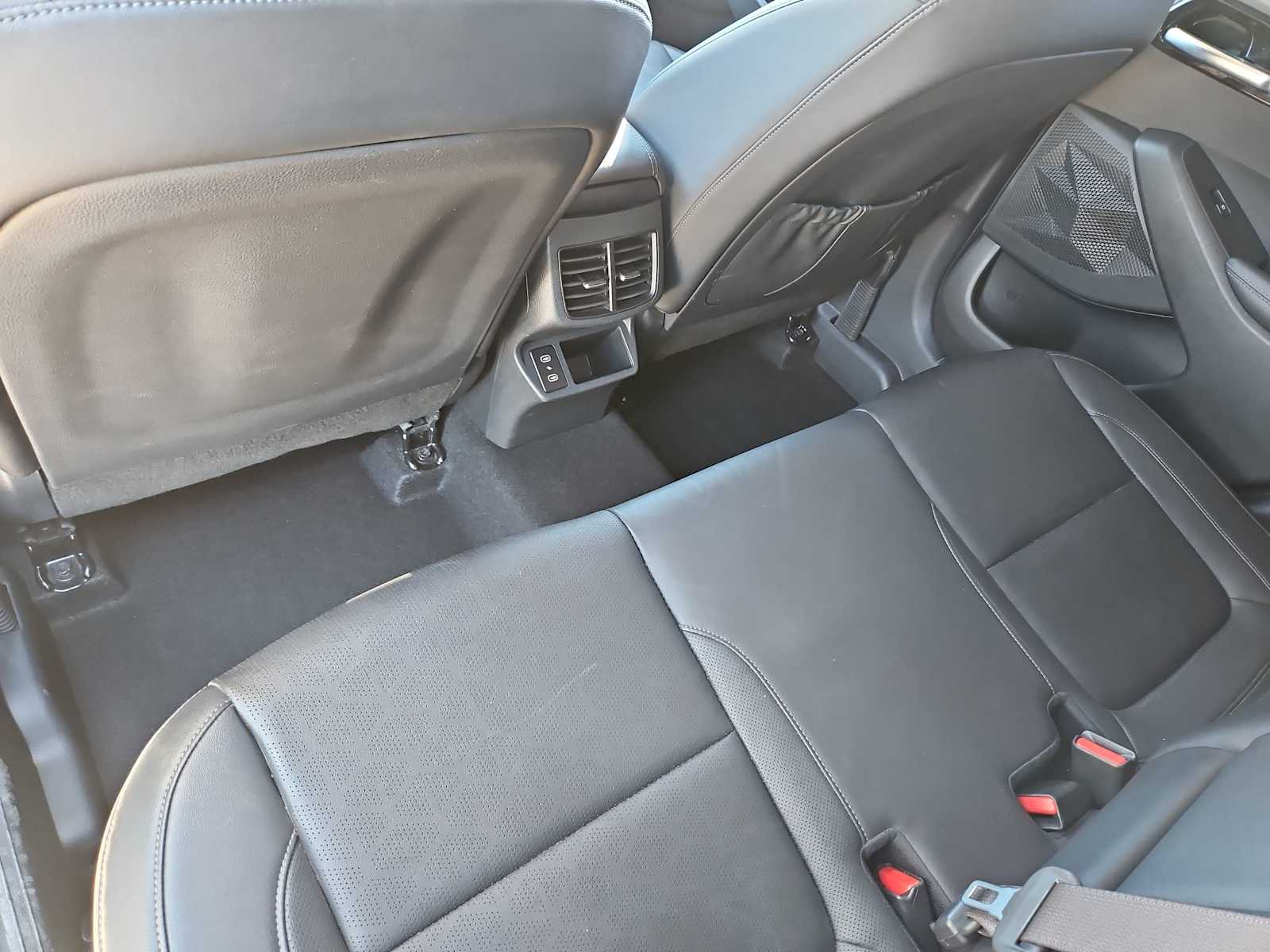 Thumbnail: 2024 Kia Seltos - 18