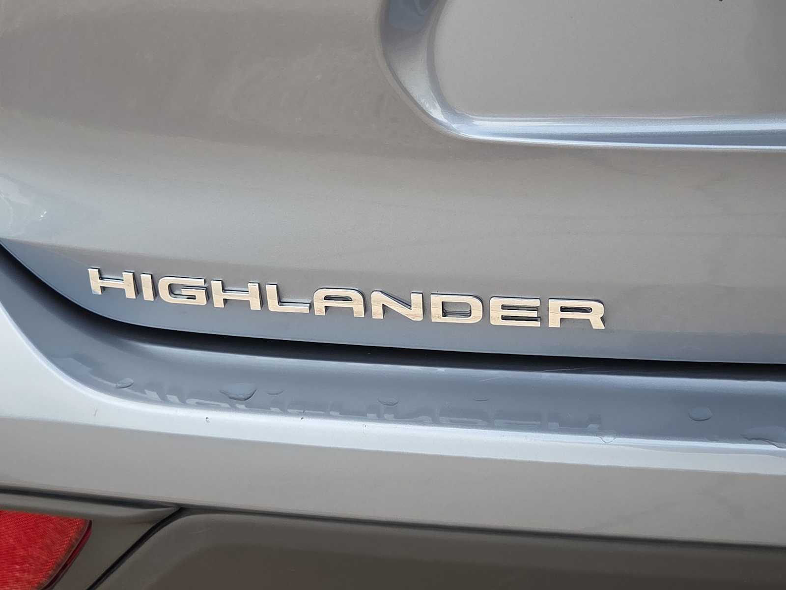 Thumbnail: 2023 Toyota Highlander - 13