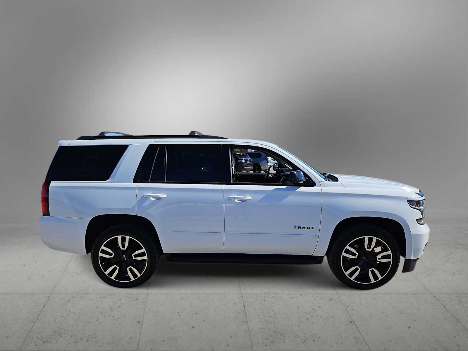 Thumbnail: 2019 Chevrolet Tahoe - 9