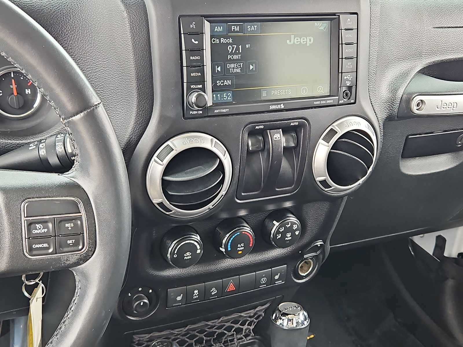 Thumbnail: 2015 Jeep Wrangler - 25