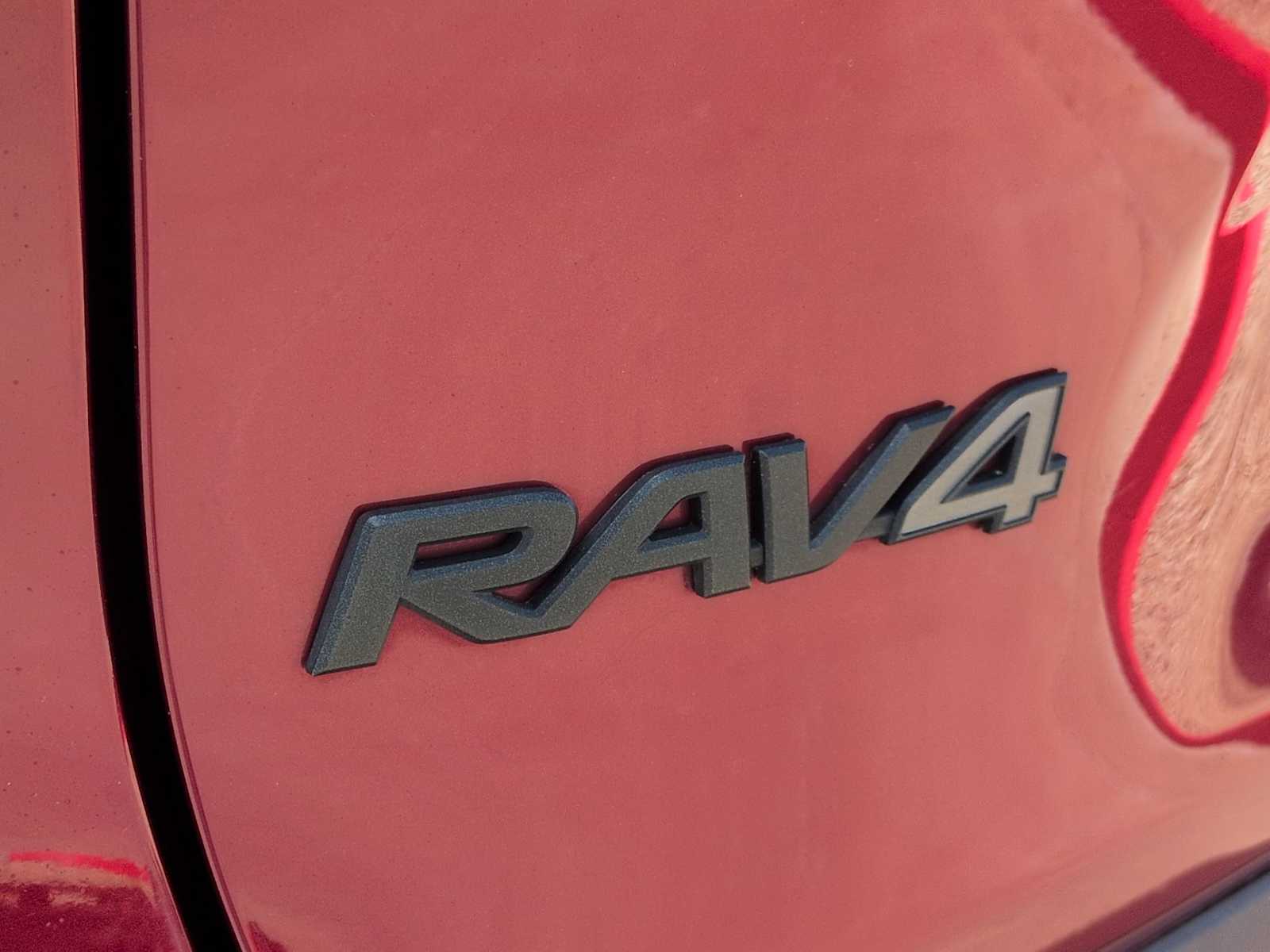 Thumbnail: 2022 Toyota RAV4 - 12