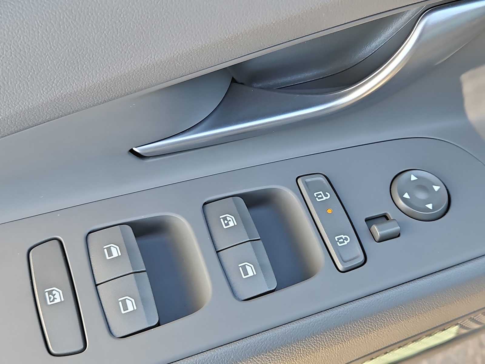 Thumbnail: 2025 Hyundai Elantra - 17