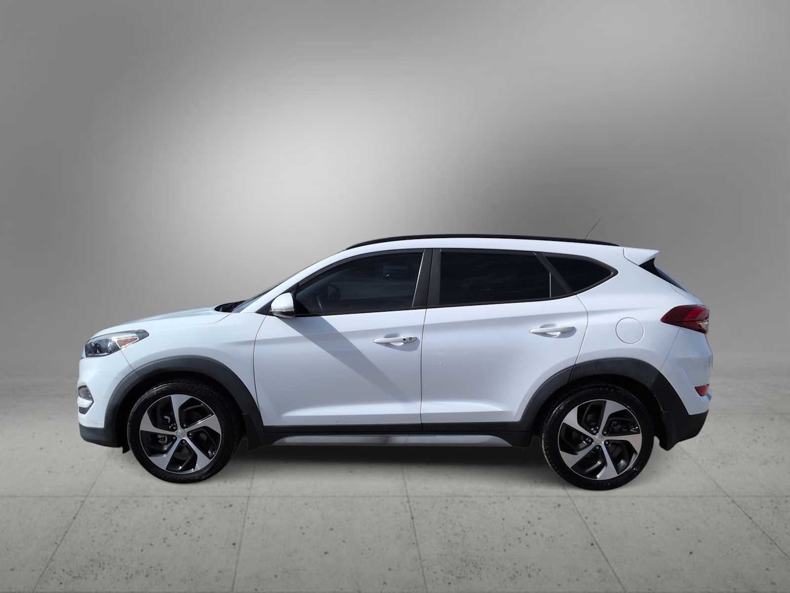 Thumbnail: 2017 Hyundai Tucson - 5