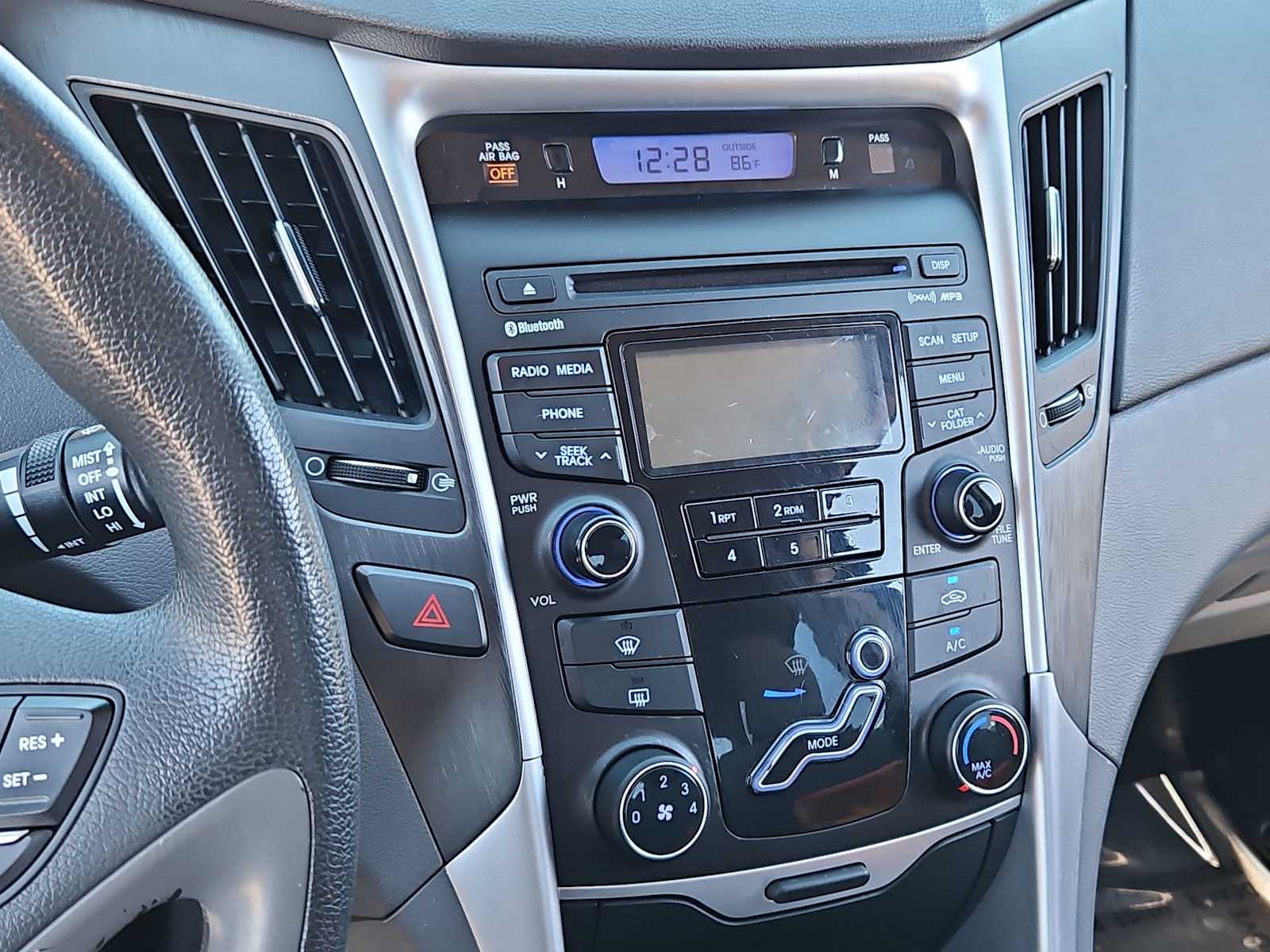 Thumbnail: 2012 Hyundai Sonata - 27