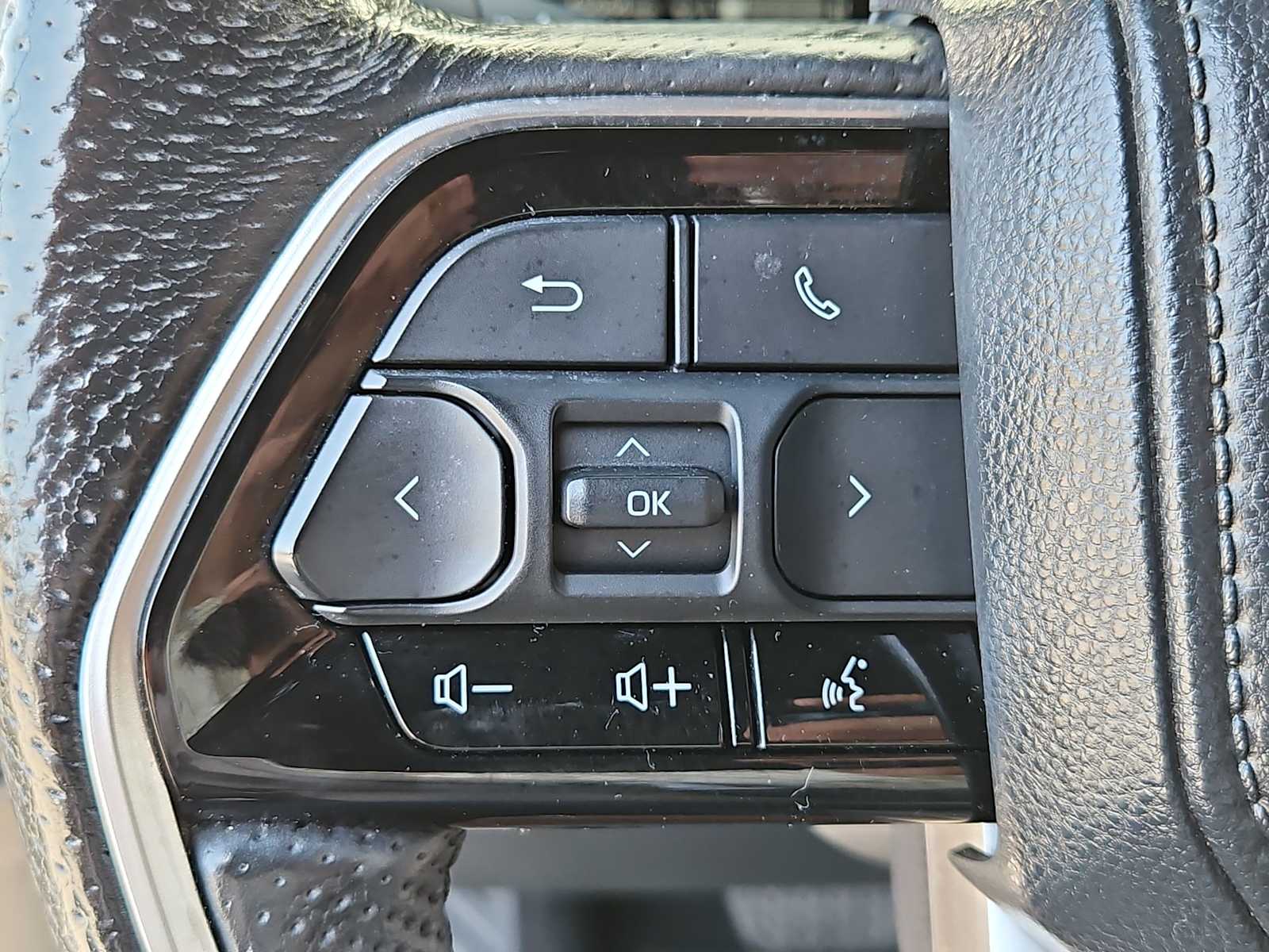 Thumbnail: 2022 Toyota Tundra - 22