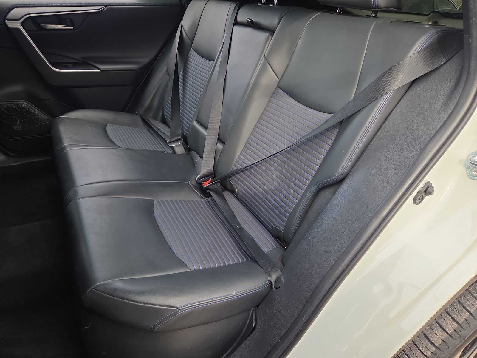 Thumbnail: 2020 Toyota RAV4 - 21