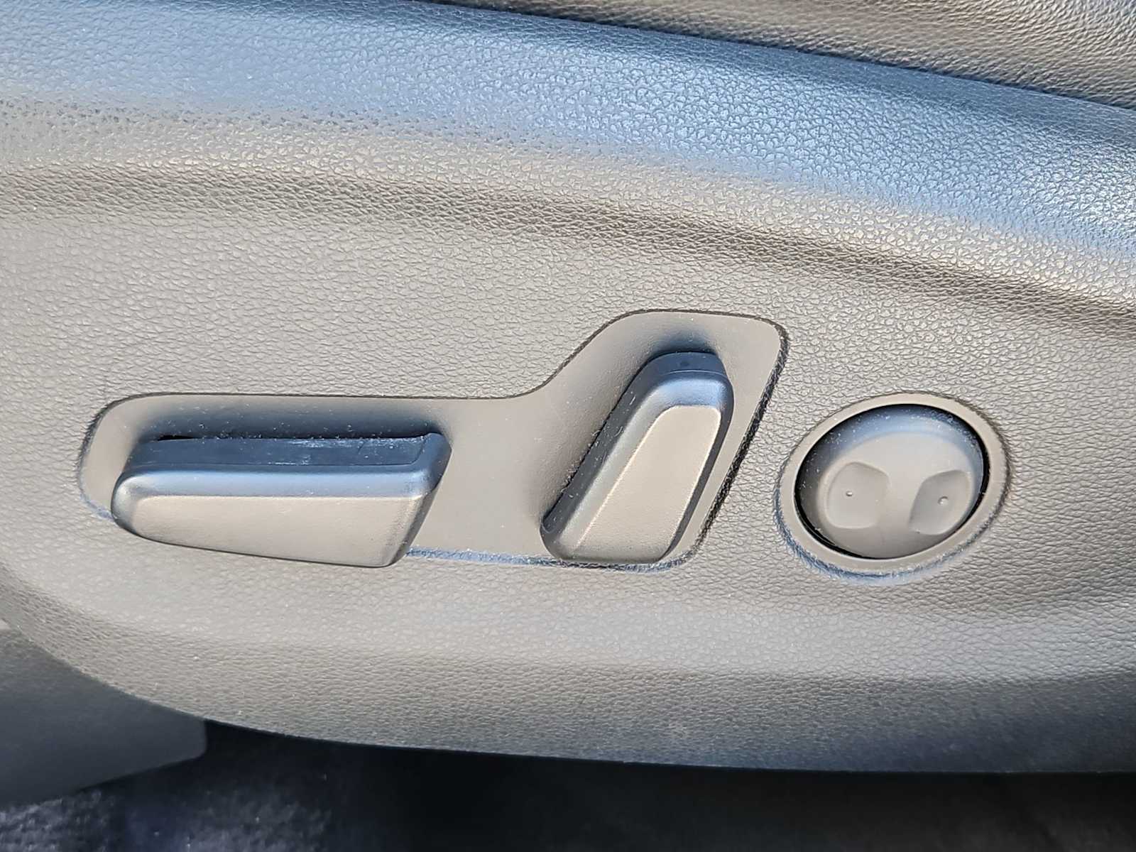 Thumbnail: 2020 Hyundai Tucson - 18