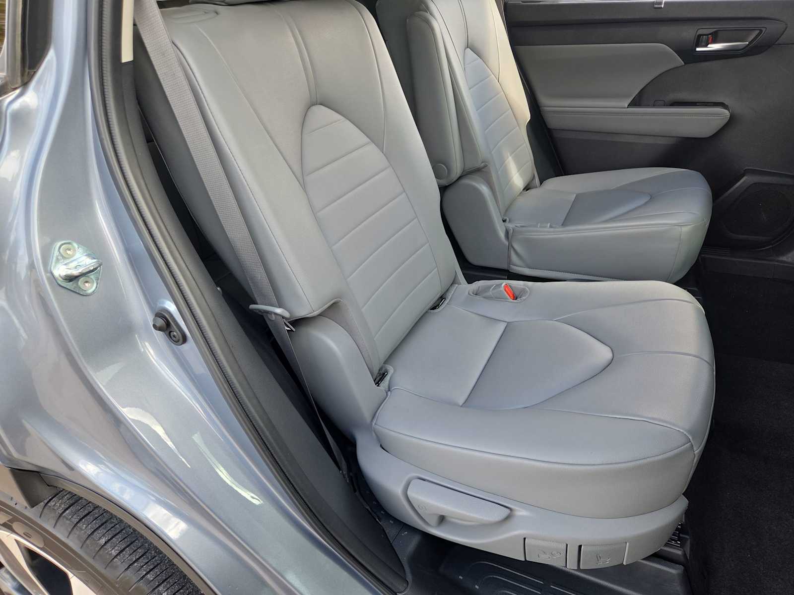 Thumbnail: 2023 Toyota Highlander - 22