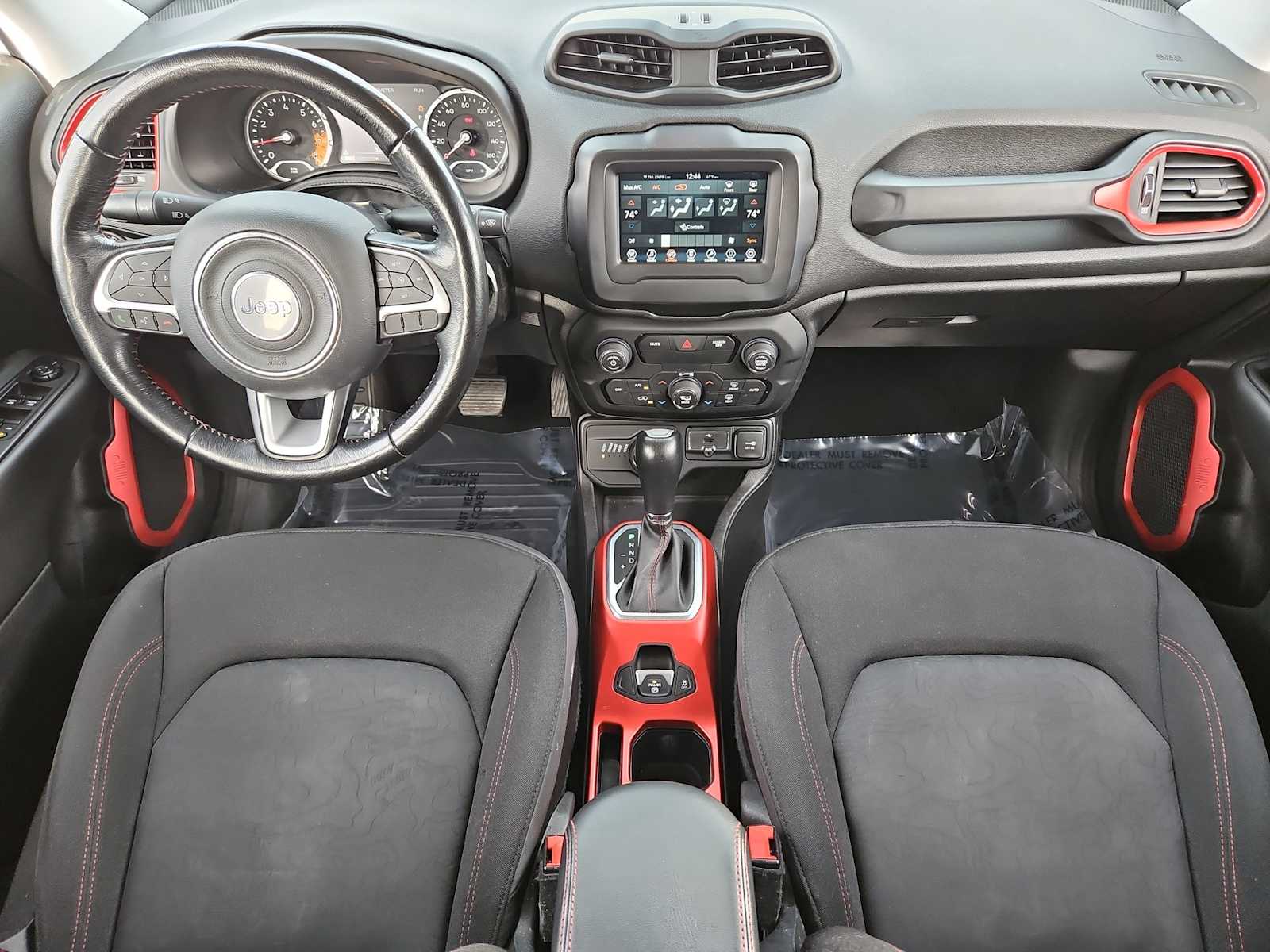 Thumbnail: 2018 Jeep Renegade - 15