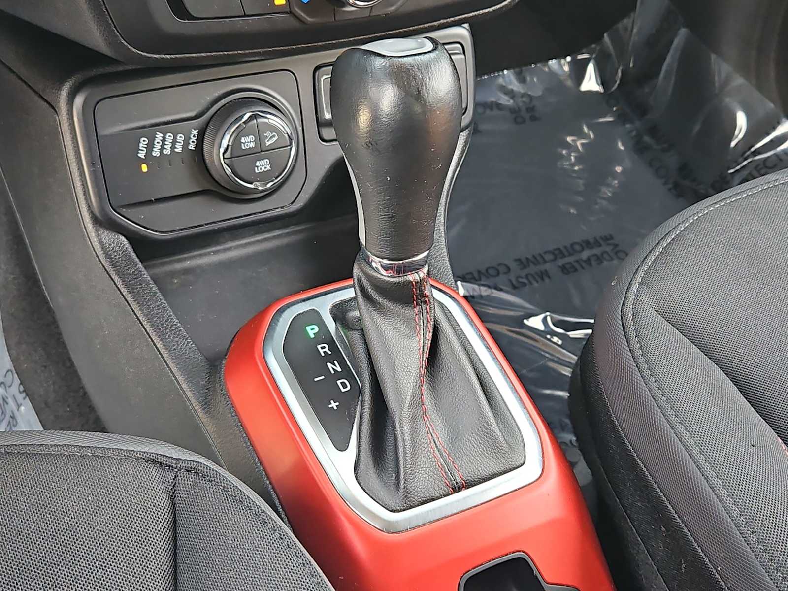 Thumbnail: 2018 Jeep Renegade - 31