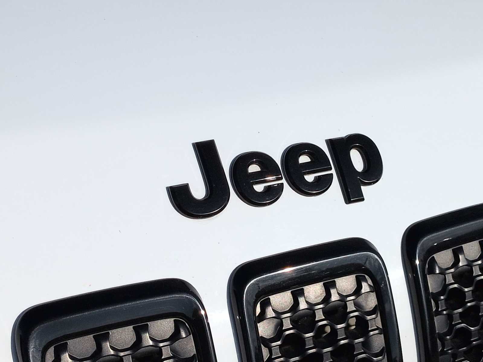 Thumbnail: 2023 Jeep Cherokee - 12