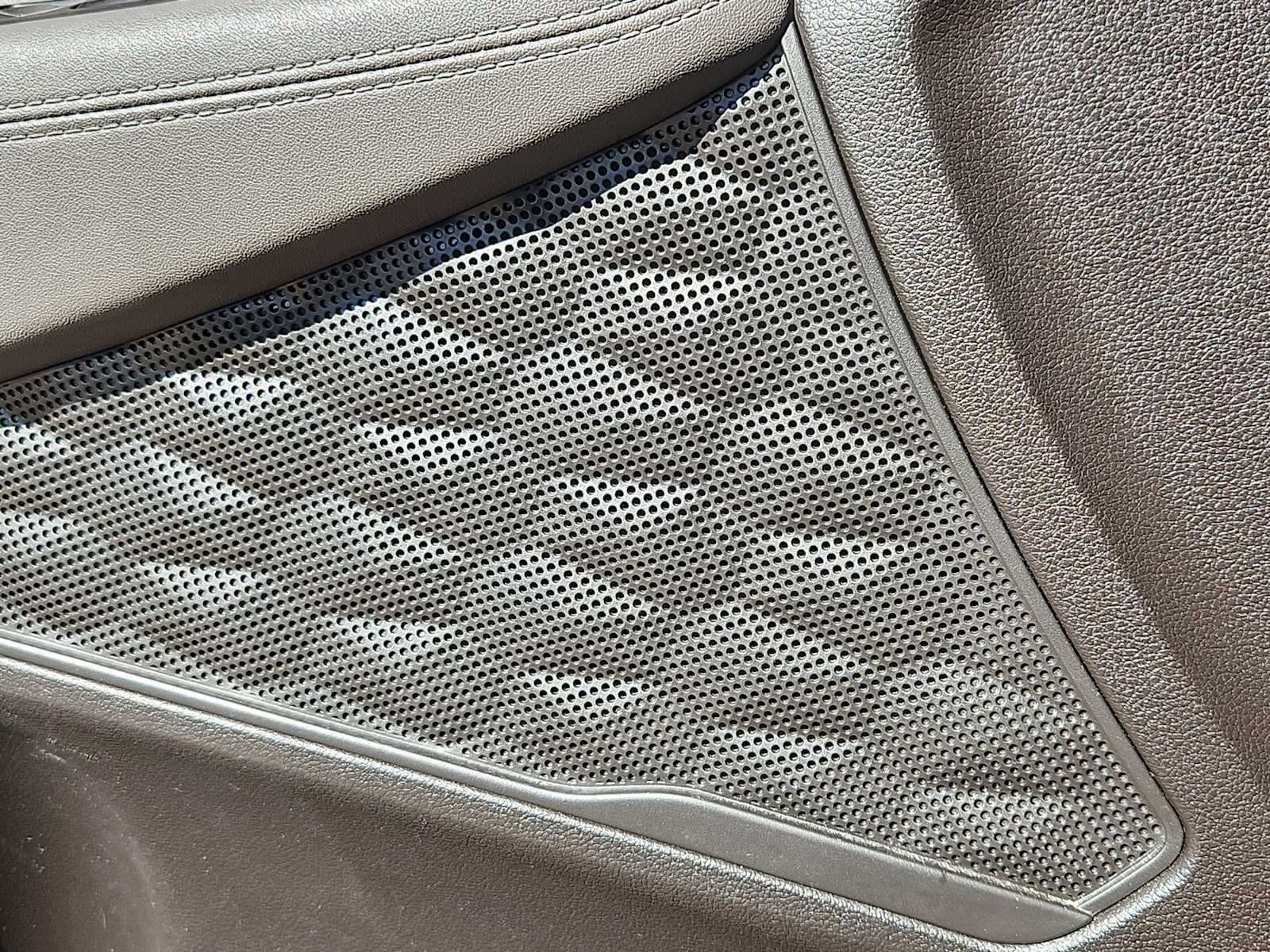 Thumbnail: 2019 Hyundai Santa Fe - 30