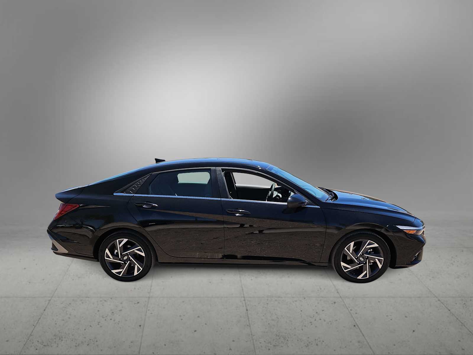 Thumbnail: 2025 Hyundai Elantra - 9