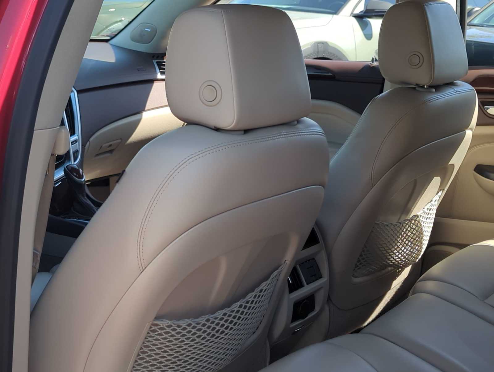 Thumbnail: 2016 Cadillac SRX - 18