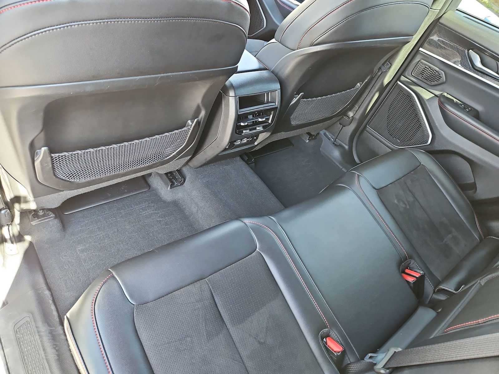 Thumbnail: 2022 Jeep Grand Cherokee - 19