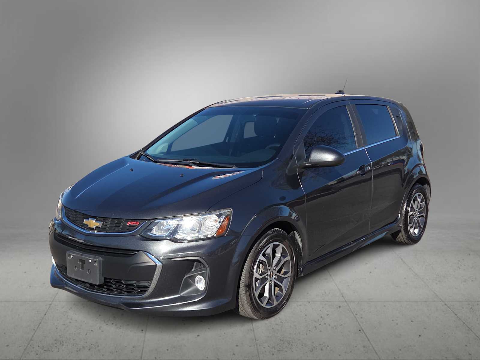Thumbnail: 2017 Chevrolet Sonic - 4