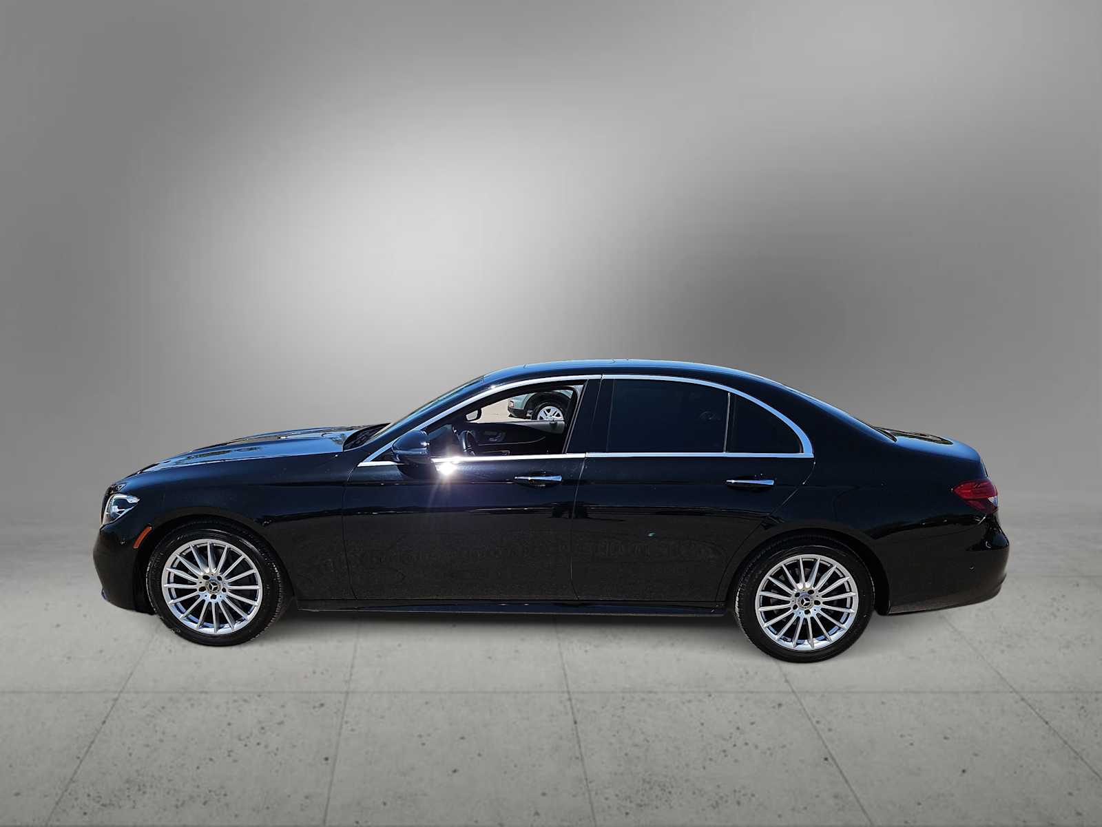Thumbnail: 2021 Mercedes-Benz E-Class - 5