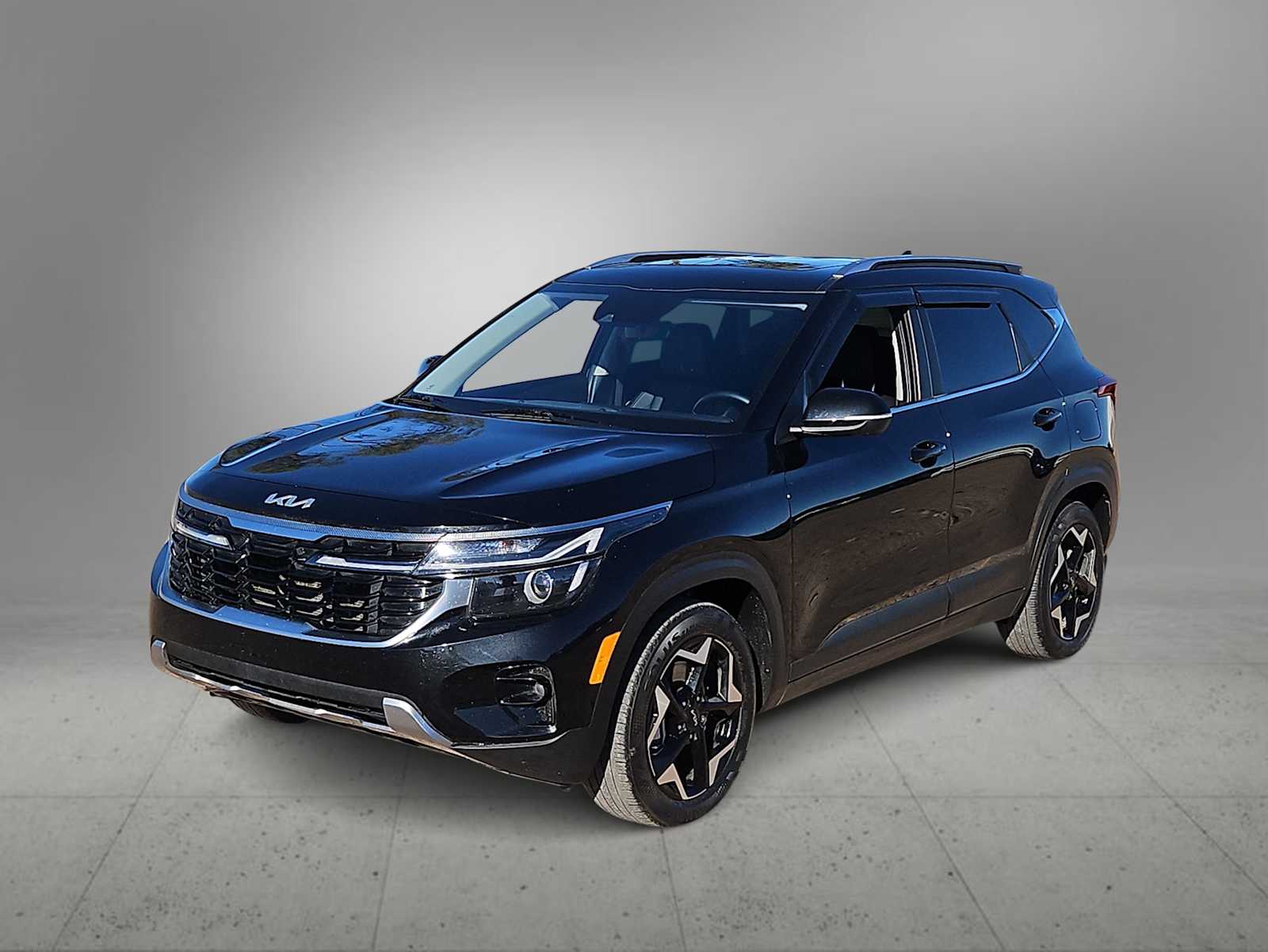 Thumbnail: 2024 Kia Seltos - 4