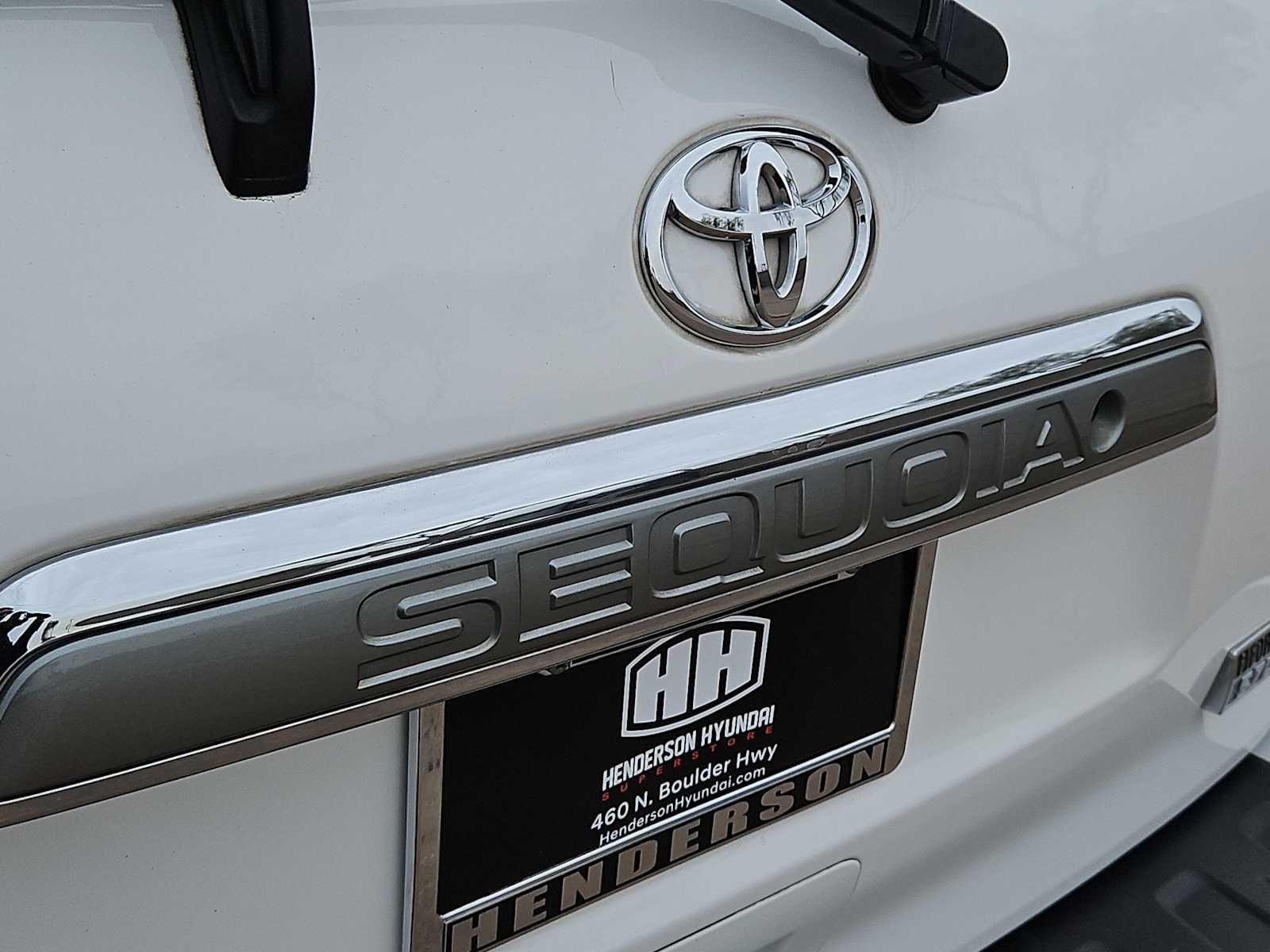 Thumbnail: 2016 Toyota Sequoia - 13